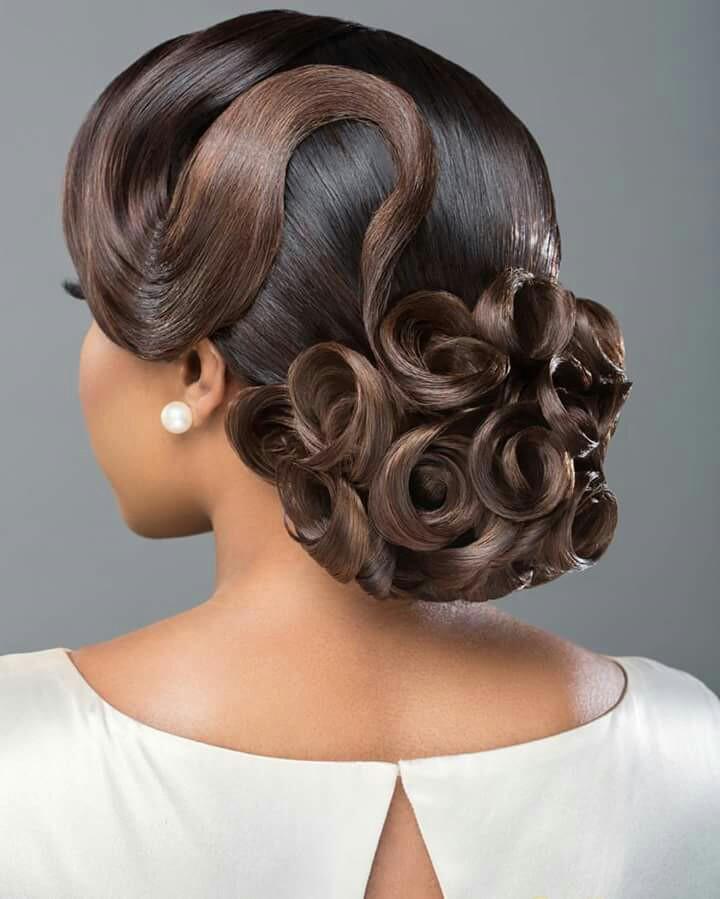 Retro Glam Hairstyle for Bride
